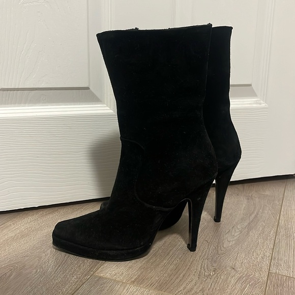 Vera Cuoio Black Suede Leather Heeled Booties - Picture 1 of 4